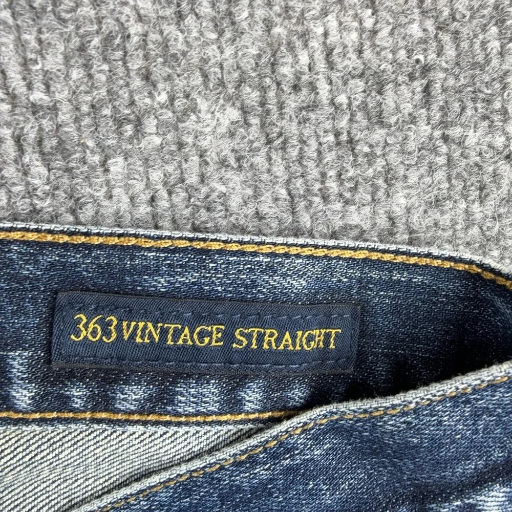 Lucky Brand 363 Vintage Straight Jeans Mens 32x30 Medium Wash Blue Denim Pants